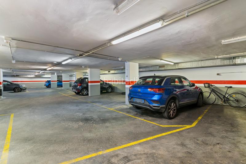 Foto 0a8bf05f-41bd-4f5b-8866-8246d22acfa6. Aparcament cotxe a carrer de la lluna 11 a Raval Barcelona