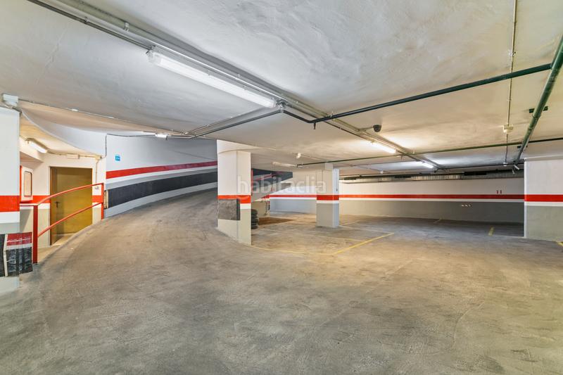 Foto 14475ff2-191b-432f-8cfb-b53ea4540c2e. Aparcament cotxe a carrer de la lluna 11 a Raval Barcelona