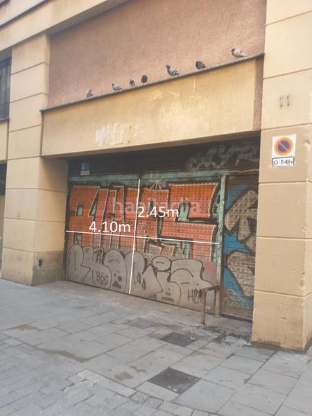 Foto 5c34a7b1-ab24-44e1-9d38-a590f9898289. Aparcament cotxe a carrer de la lluna 11 a Raval Barcelona