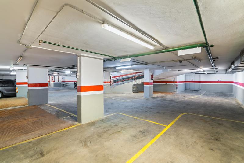 Foto 7f69dd20-97b4-447c-855f-457513dcd76b. Aparcament cotxe a carrer de la lluna 11 a Raval Barcelona