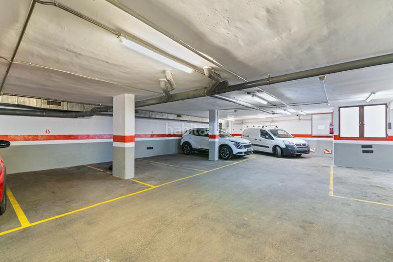 Foto 8f8e6933-e378-4955-ab29-fa259a88528d. Aparcament cotxe a carrer de la lluna 11 a Raval Barcelona