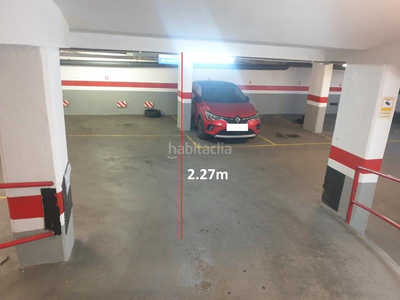 Foto 91625650-1b1c-4b93-9c23-851c2a51f85f. Aparcament cotxe a carrer de la lluna 11 a Raval Barcelona