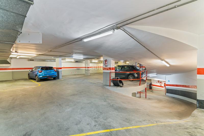 Foto 97f66074-6662-46ec-8eca-31d2b8ce5e26. Aparcament cotxe a carrer de la lluna 11 a Raval Barcelona