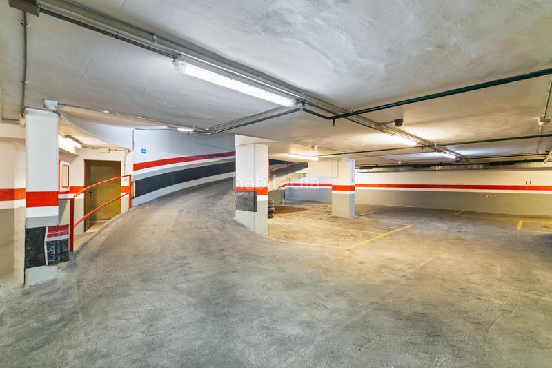 Foto a0e0e1d6-137d-4b4a-8843-8598e6135fb9. Aparcament cotxe a carrer de la lluna 11 a Raval Barcelona