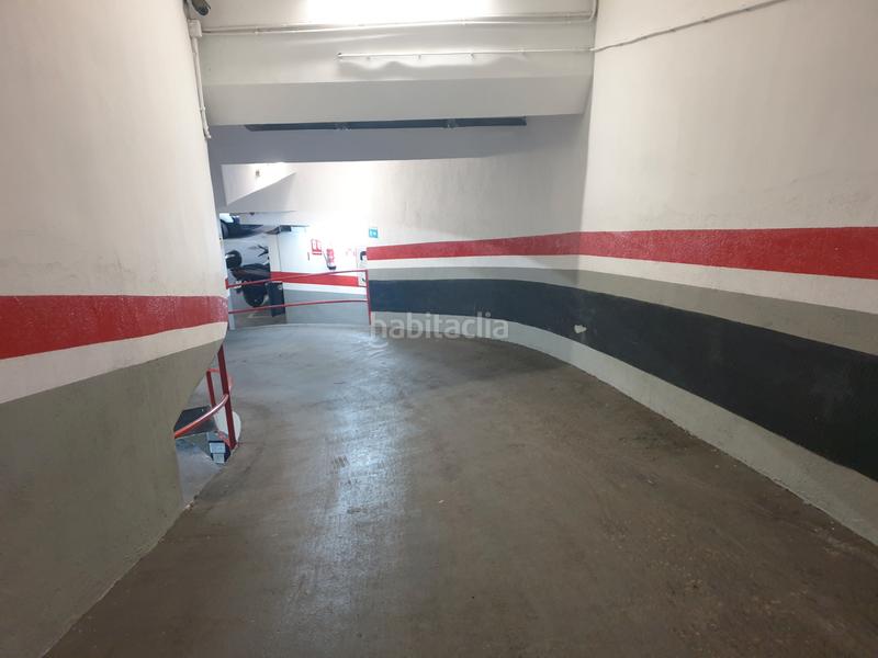 Foto d6ba7080-b5fb-44a0-994c-b9d4fad2c3bd. Aparcament cotxe a carrer de la lluna 11 a Raval Barcelona