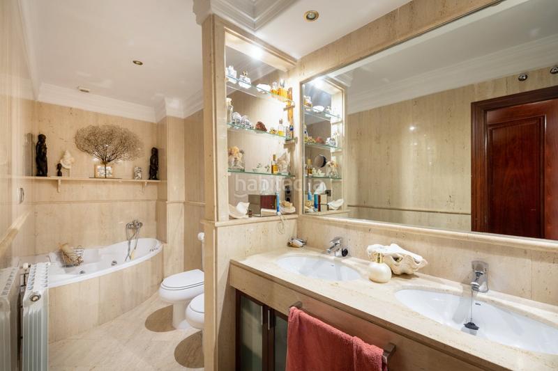 Foto 7203afd7-82d1-4351-9ec3-ba1f37ca7866. Casa fantastica casa en plaza de los lobos en Camino de Ronda Granada