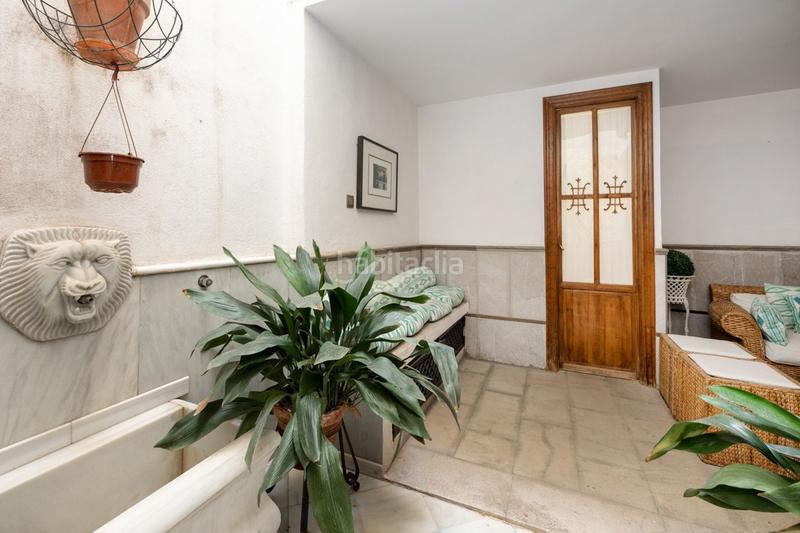 Foto d23506cb-329e-44d0-9849-9c2a3296892d. Casa fantastica casa en plaza de los lobos en Camino de Ronda Granada