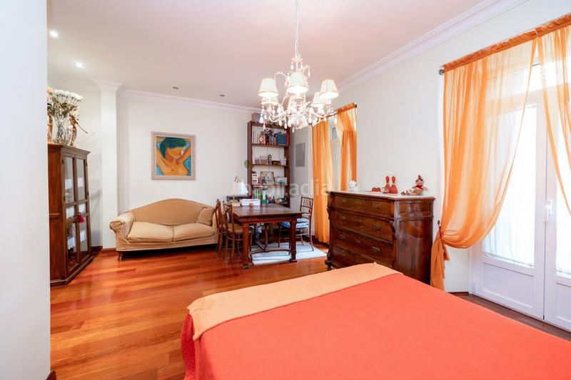 Foto d719102d-7778-4da7-ae47-abcd87b1fb2a. Casa fantastica casa en plaza de los lobos en Camino de Ronda Granada