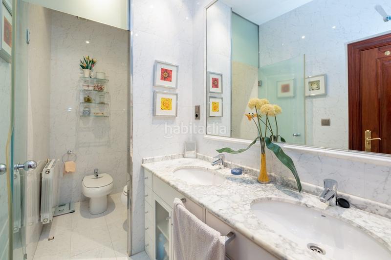 Foto e10ef54c-a346-4437-b436-0f3c56139994. Casa fantastica casa en plaza de los lobos en Camino de Ronda Granada