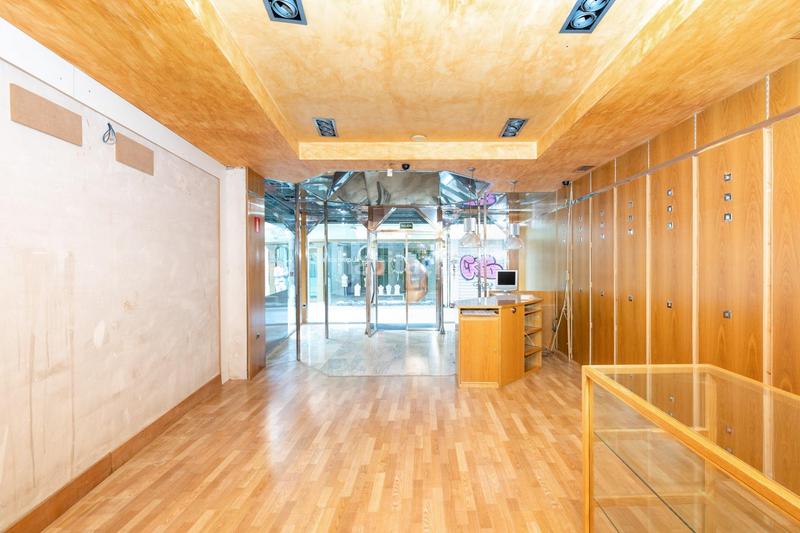 Foto ede02e05-c399-43a5-92b8-fa1c0cbaf5e2. Local commercial dans Centro - Sagrario Granada