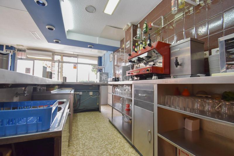 Foto 1312930c-2c4d-4763-ab2a-6b0bc1d9ccd9. Local comercial a plaza de poeta garcilaso de la vega 6 a Granada