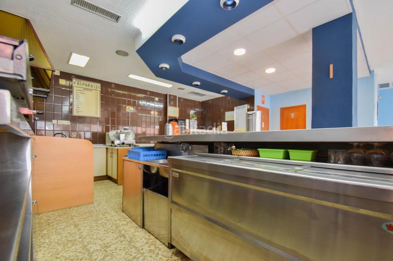 Foto 52b7432e-a7ac-422e-a640-8501ba298d5b. Local comercial a plaza de poeta garcilaso de la vega 6 a Granada