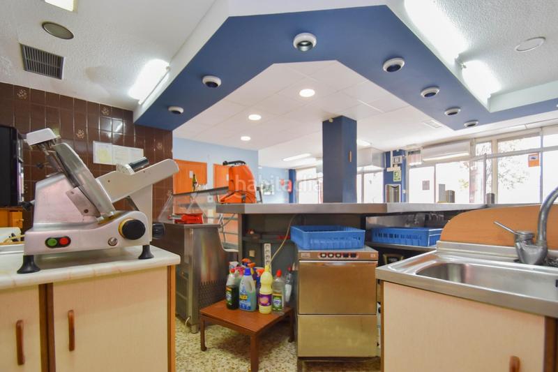 Foto 8ac7d432-3659-4eb3-8c14-9288cdac43c5. Local comercial a plaza de poeta garcilaso de la vega 6 a Granada