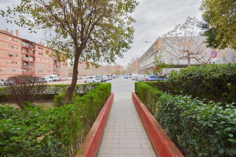 Foto e9ae0891-2628-452f-a85b-f2c7a1d81c3e. Local comercial a plaza de poeta garcilaso de la vega 6 a Granada