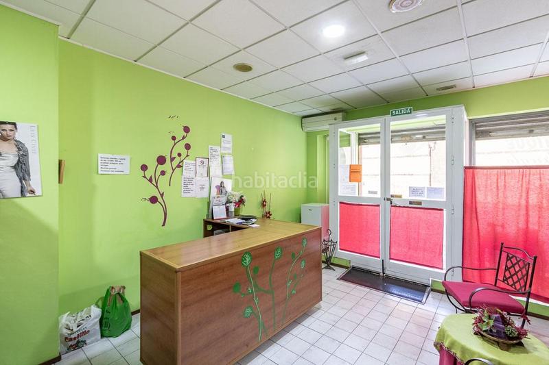 Foto bd2e6c3e-da1a-42fb-8fde-2a5ba07c7d58. Local comercial a Plaza de Toros Granada