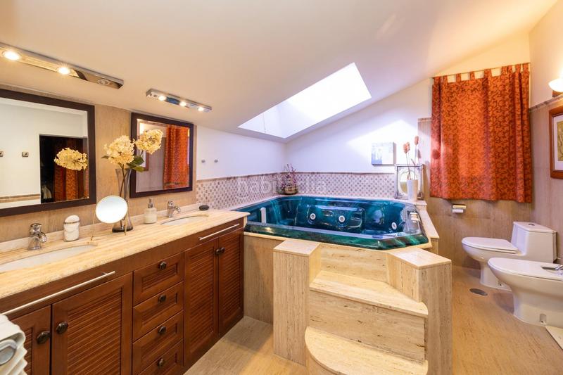 Foto caa1b536-1783-4f61-b0d8-1719fb49a098. Chalet casa de ensueño a un paso del centro de granada! en Ogíjares