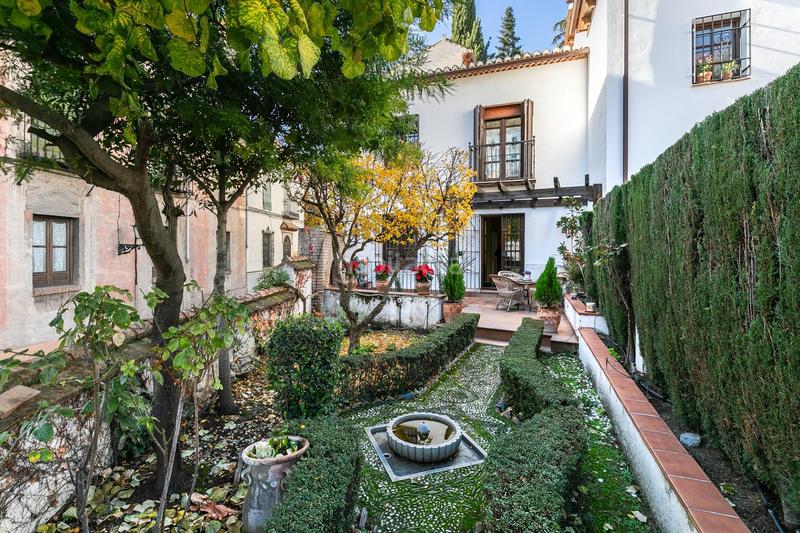 Foto 59d5fc1c-b615-4c05-81a0-ce994a32e51d. Casa pareada chalet pareado en el albayzín en Barrio de Albaicín Granada