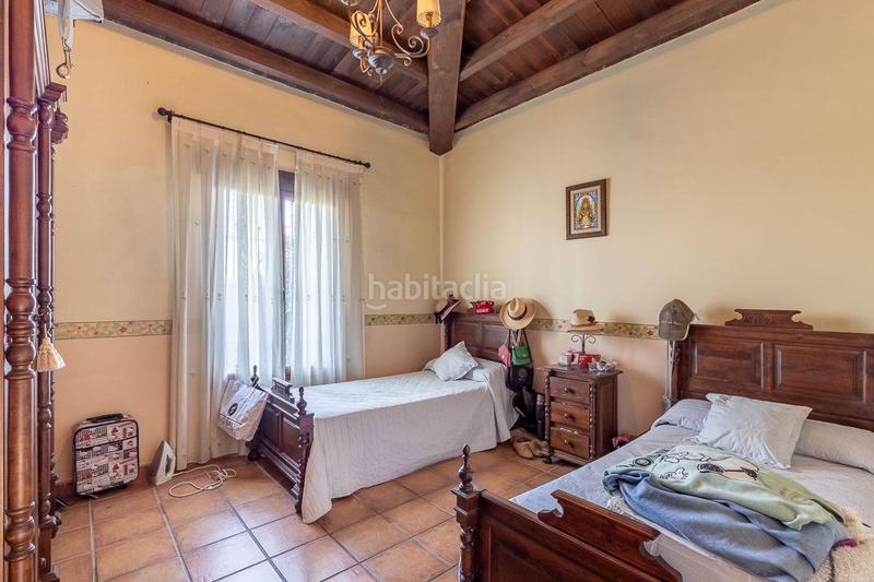 Foto d0749bcc-9b8e-4449-bbe1-d9500fcef1af. Chalet with heating parking in La Zubia Ciudad Zubia (La)