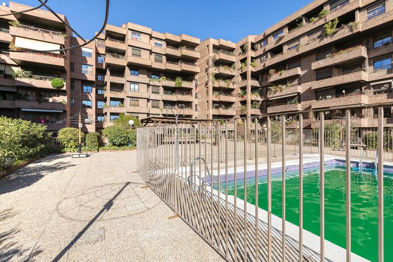 Foto 2e0cb5e6-927e-4610-9b1d-79587971c04e. Appartamento con parcheggio piscina in San Ildefonso Granada