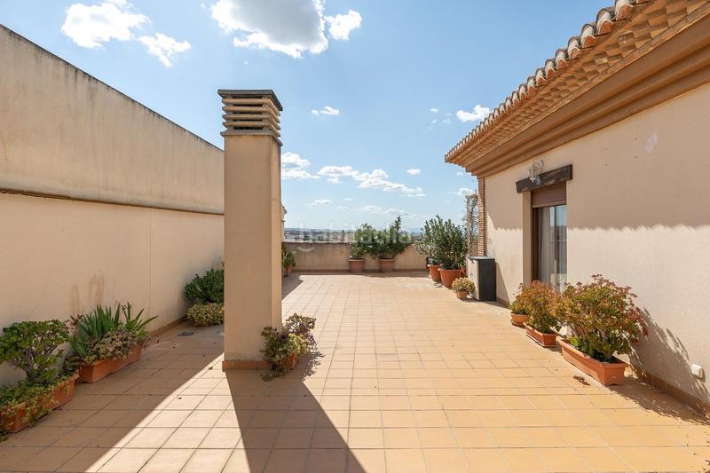 Foto 1feda399-e42a-4dc6-97fe-04c38583a12e. Penthouse with heating parking in La Zubia Ciudad Zubia (La)