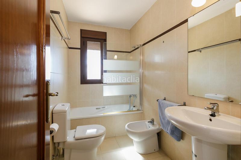 Foto 2e5c726b-7de1-46df-9165-2abb6cb05fc5. Penthouse with heating parking in La Zubia Ciudad Zubia (La)