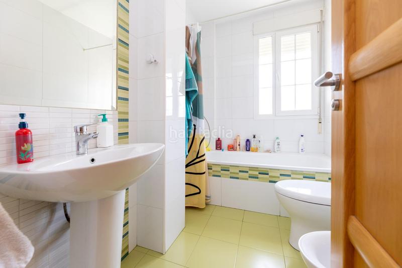 Foto 09799ae8-dbdc-47cd-b07e-d7df01d628e7. Xalet amb calefacció aparcament piscina a Huétor Vega