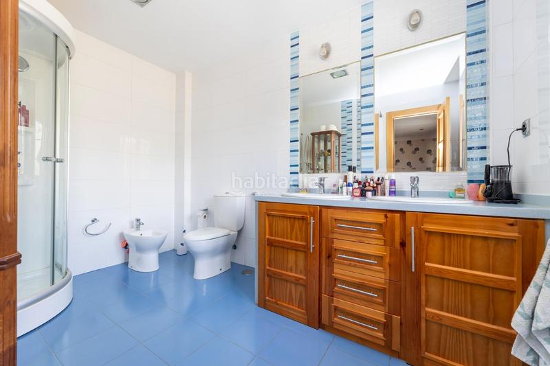 Foto 2fc1ea16-f526-4a7f-a206-82ff37090d44. Xalet amb calefacció aparcament piscina a Huétor Vega