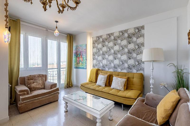 Foto 151cb385-2d3f-4807-989b-bf3cf5118930. Piso vivienda reformada en torre del neptuno, junto recogidas en Granada