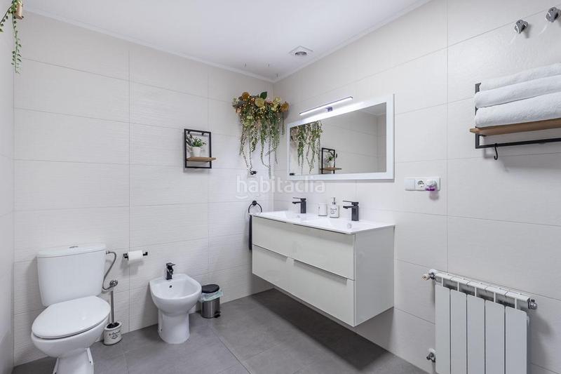Foto 7928bbc3-8a1d-4250-b0f8-04a83299bb62. Piso vivienda reformada en torre del neptuno, junto recogidas en Granada