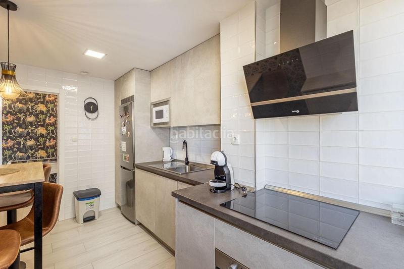 Foto 82eebb2e-ff66-4974-bd2b-53b7a8b2cded. Piso vivienda reformada en torre del neptuno, junto recogidas en Granada