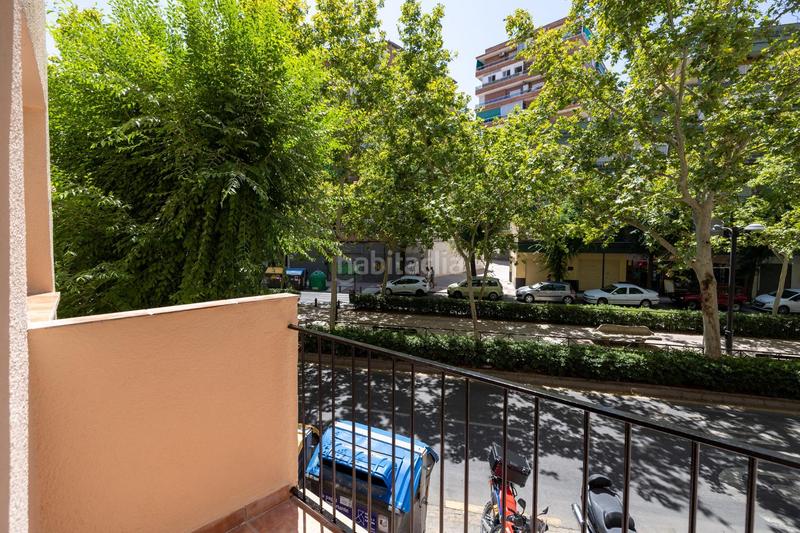 Foto 79a0a3e8-dcf7-4a8c-a3bc-58175cc112a1. Piso reformado a nuevo, 3 dormitorios con dos balcones en avd don bosco en Granada