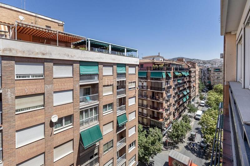 Foto 0a56941d-05bb-456e-bc5d-a7b4895fcd12. Piso  reformado con terraza en obispo hurtado en Granada