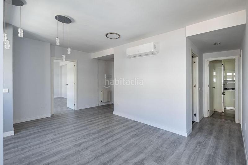 Foto 408b3437-3f74-4435-8f18-1498f2d16192. Piso  reformado con terraza en obispo hurtado en Granada