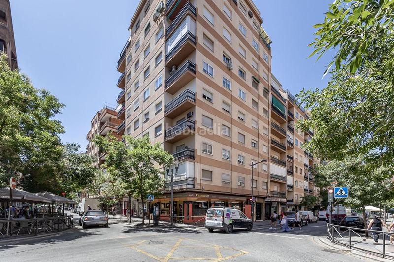 Foto 6bd934b6-33eb-41a3-b3f3-aa44a8a25ec0. Piso  reformado con terraza en obispo hurtado en Granada