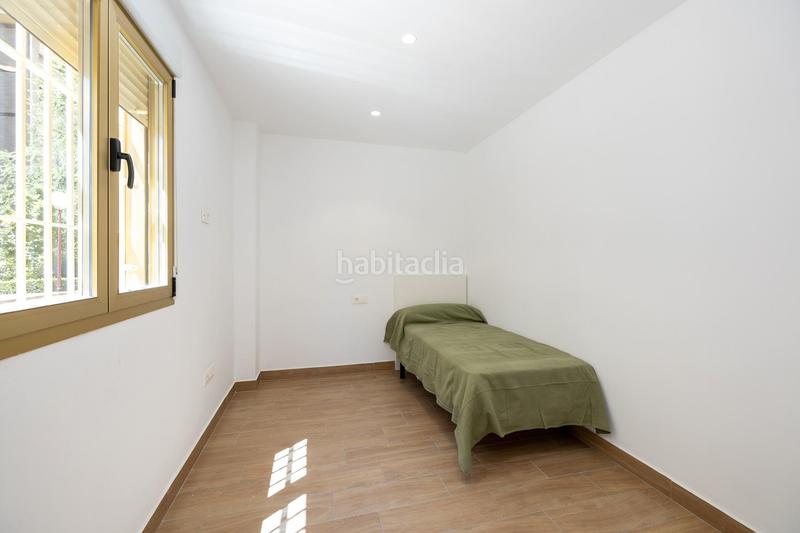 Foto 0829c6e6-4096-41ad-9c4a-f2aa204b7313. Piso totalmente reformado, junto mondragones, 3 dormitorios 2 baños en Granada