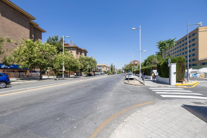 Foto ea46d2f9-0cfd-4bf8-bbea-c9274a3a23c6. Piso totalmente reformado, junto mondragones, 3 dormitorios 2 baños en Granada