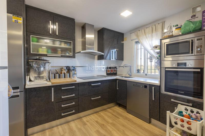 Foto 667e1ec8-8a7a-43fa-bf55-27e504646d50. Casa a schiera con parcheggio in Ambroz Vegas del Genil