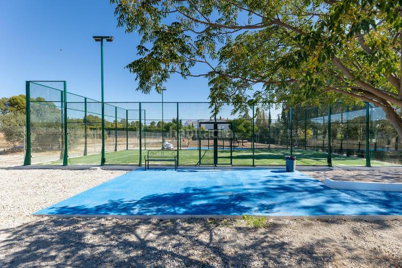 Foto f79a4ec2-61fa-43f2-84e3-503f49e1e8d9. Pis amb calefacció aparcament piscina a Albolote