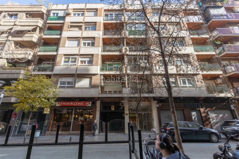 Foto 6ae4c64d-3dc9-48dc-a738-4da16c26a6a5. Piso  en venta en pleno centro planta alta, garaje y gran potencial de reforma en Granada