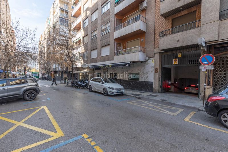 Foto 94e7999c-5e5f-4e32-b16d-6689f1da6516. Piso  en venta en pleno centro planta alta, garaje y gran potencial de reforma en Granada