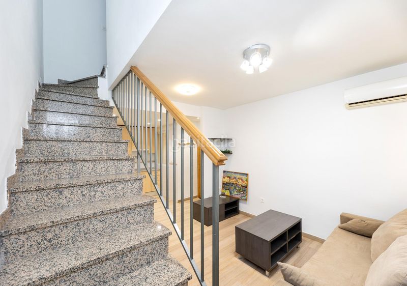 Foto fa5d6553-8ba7-4eec-ad96-acee8590860e. Dúplex a calle alegre 9 a Ayuntamiento Alhendín