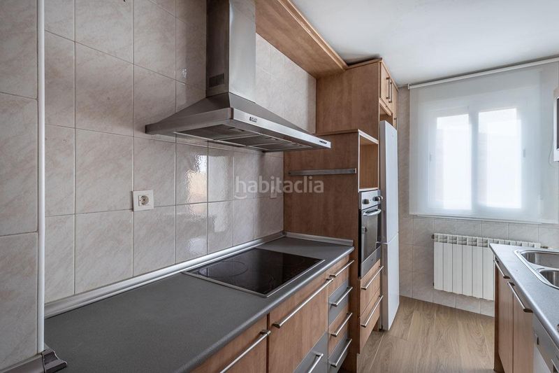 Foto 5f2ecf45-7575-453a-919b-dc63a640fa6a. Àtic a calle calle aracena 27 a Híjar Gabias (Las)