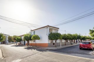 Maison  Calle fray leopoldo-peñuelas. Casa en el centro de peñuelas!