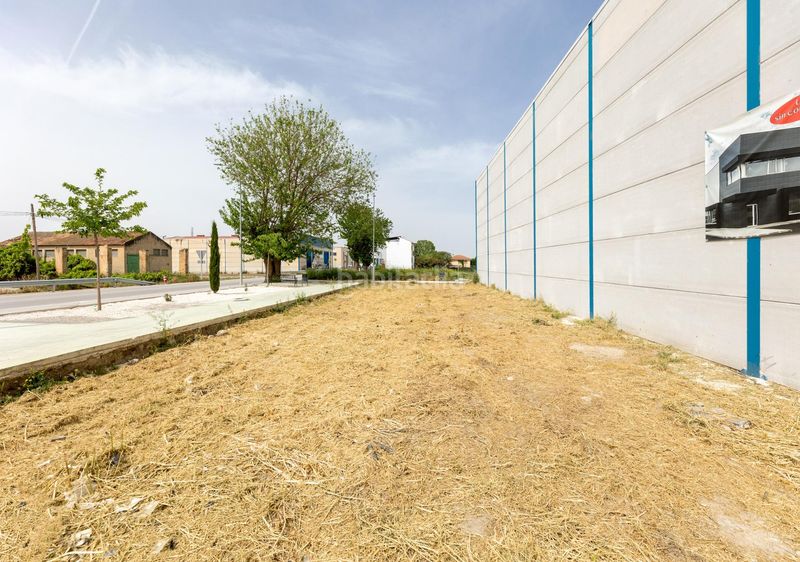 Foto 5a09ce2a-1db4-4a5c-9503-d7ce5d2f7c04. Solar industrial a Purchil Vegas del Genil