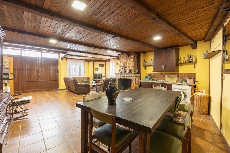 Foto 5ff067d4-77a1-49d7-bbfb-46600b1109d9. Casa amb aparcament a Dílar
