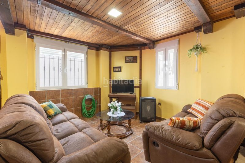 Foto 8773fd25-484f-4b7e-bd9c-b17c62b0c72e. Casa amb aparcament a Dílar