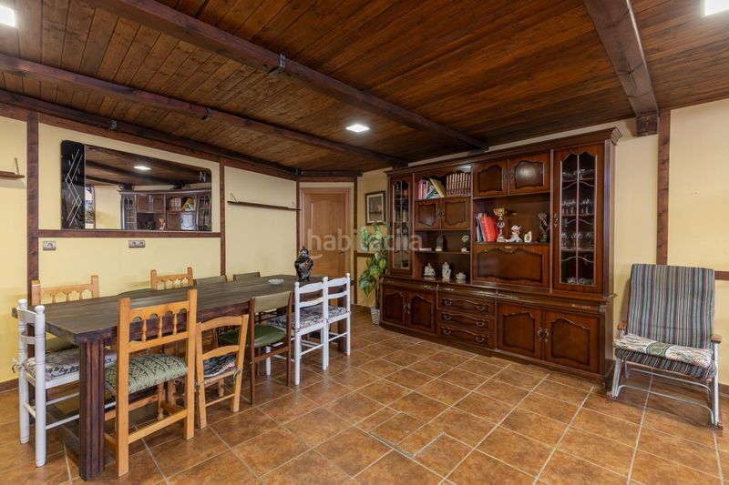 Foto a6336757-292f-4b2a-bf3e-d7e50db642e3. Casa amb aparcament a Dílar