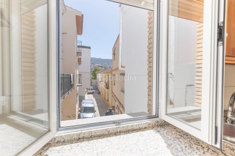 Foto c262d257-6d07-43de-8e41-234ecd0ca753. Casa amb aparcament a Dílar