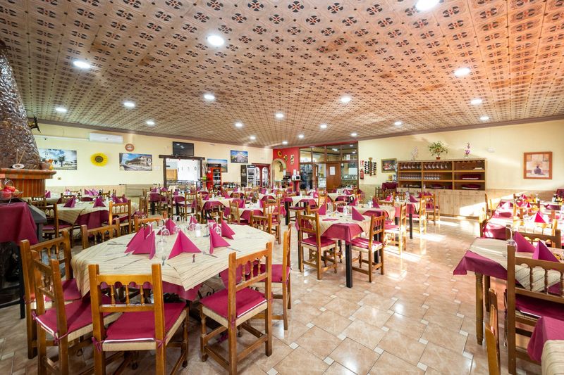 Foto 0fae8163-0657-4578-83eb-9102c5cb81fd. Local comercial a Huélago