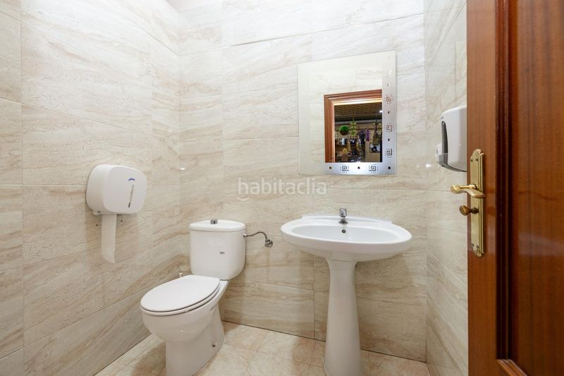 Foto a25c5196-13f8-458b-9ae3-27299e9e2702. Local comercial a Huélago